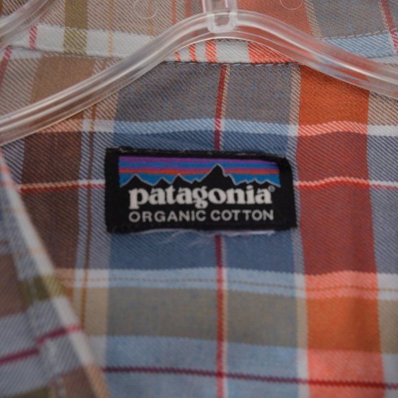 Patagonia Organic Cotton Button Front Shirt (unsure of sizing) - Picture 3 of 7